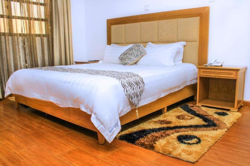 Rosemary Courts Bed And Breakfast Entebbe Eksteriør bilde