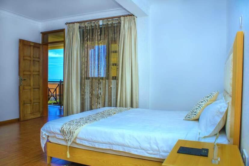 Rosemary Courts Bed And Breakfast Entebbe Eksteriør bilde